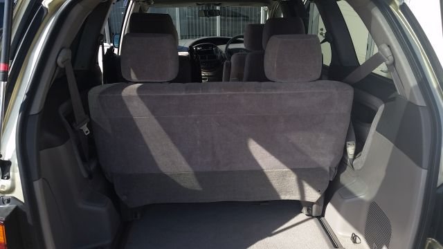 with far rear seats up front setting