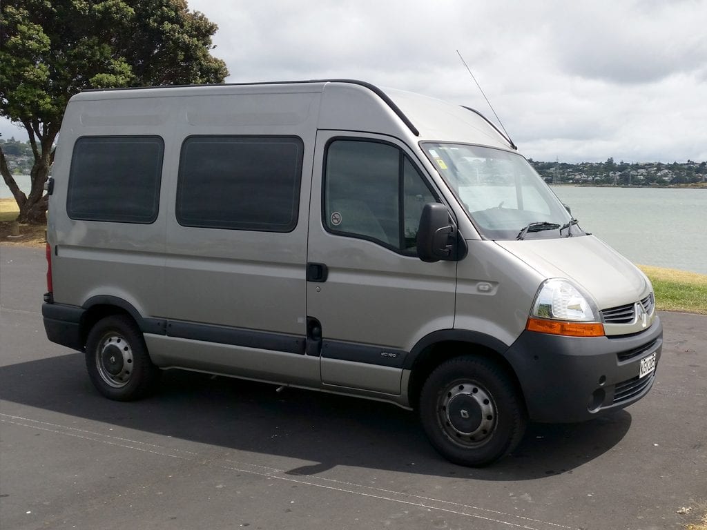 renault-master-swb-high-roof-exterior-2