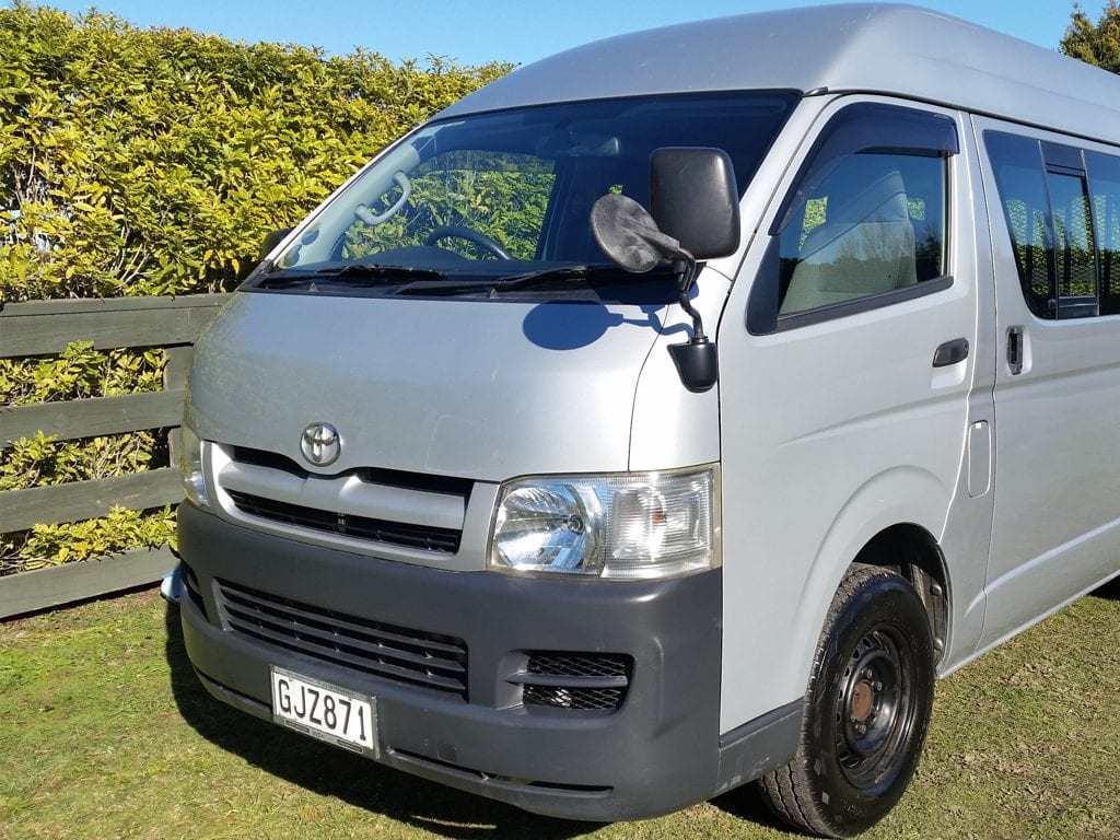 toyota-hiace-exterior-1