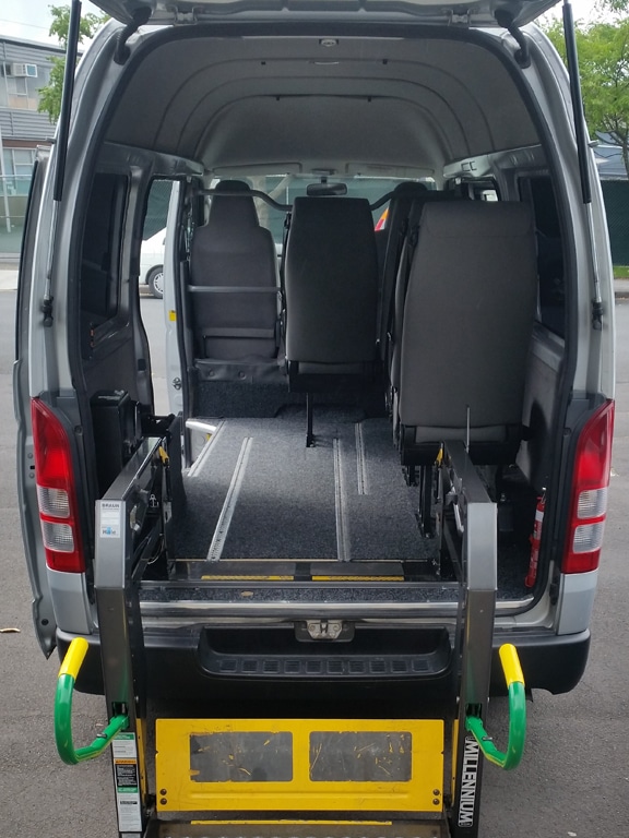 toyota-hiace-interior