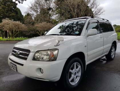 Toyota Klugar Hybrid 4WD with Hand Controls