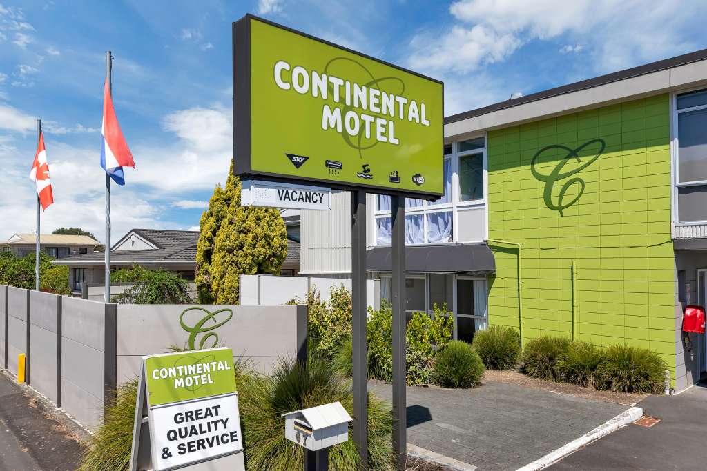 Continental 01 - Continental Motel