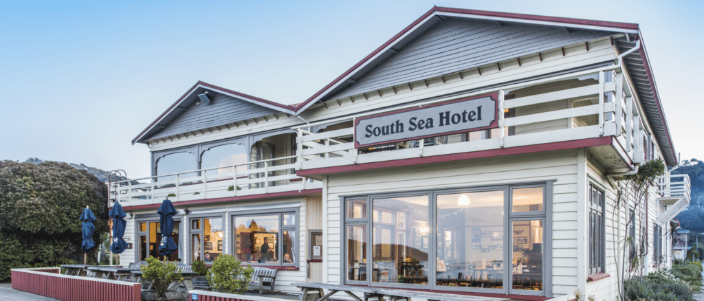 South Seas 01 1024x438 - South Seas Hotel