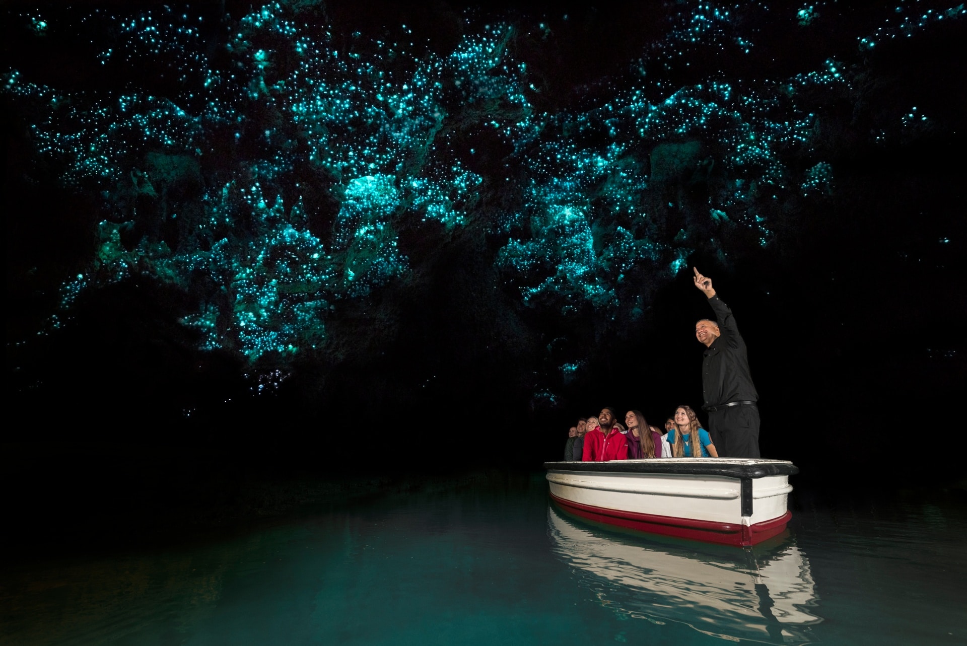 4 Waitomo Glowworm Caves Waikato - Visiting NZ