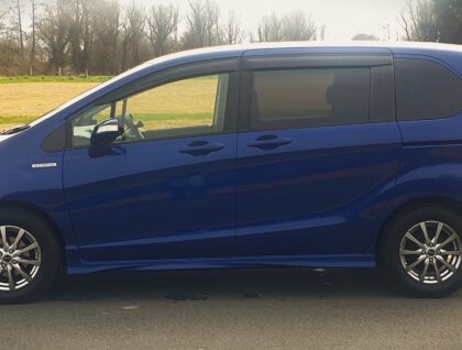 HondaFreedHybridwithHandControlsnew 420x318 - Honda Freed Hybrid with Hand Controls