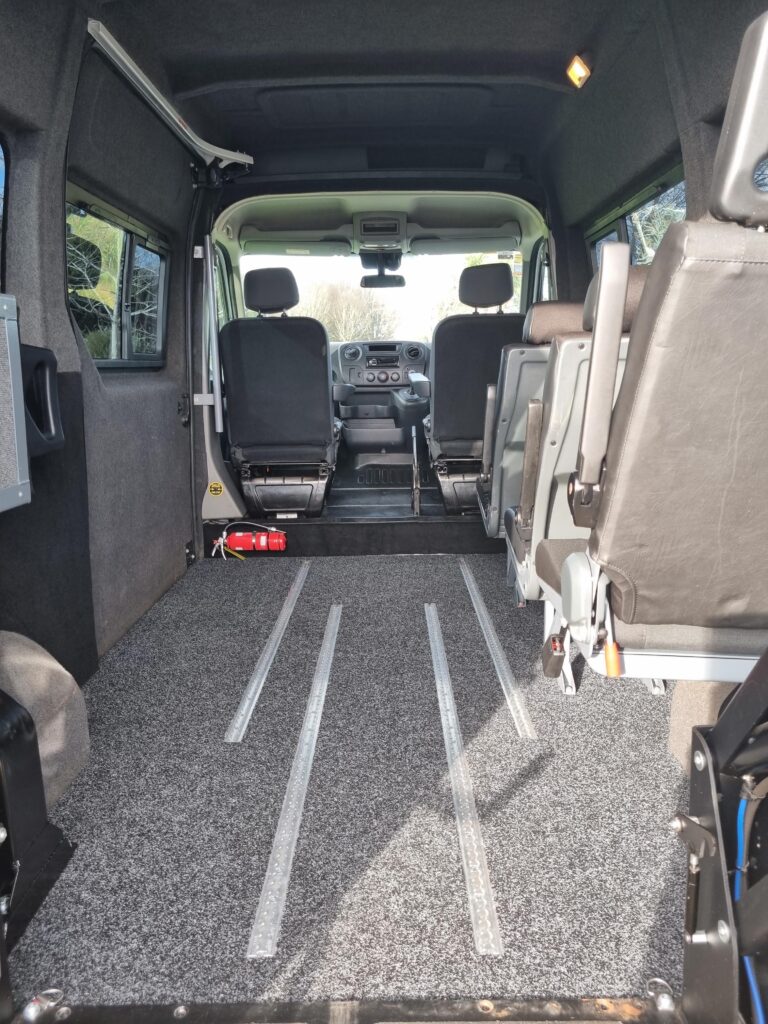 RenaultMasterRearViewtoFront